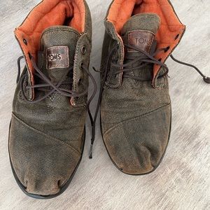Women’s canvas TOMS 8.5